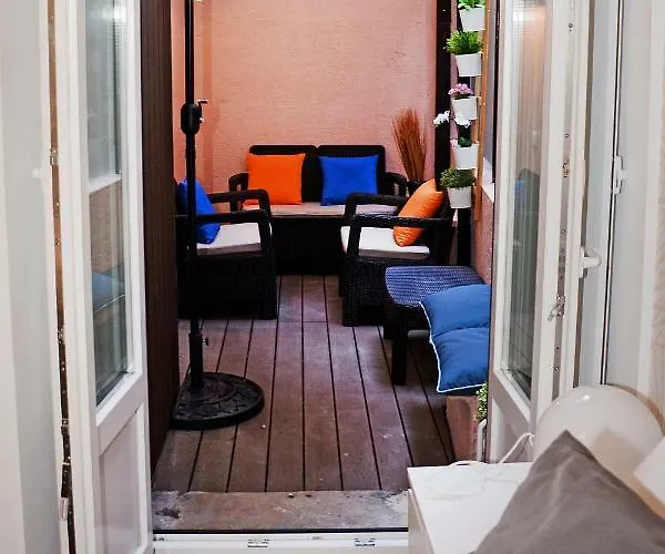 福利斯特公寓 *